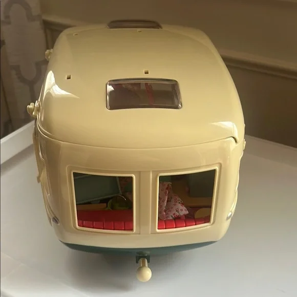 Calico Critters Family Camper 🏕 - Picture 2 of 9